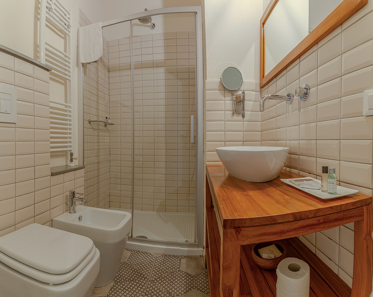 1 - WC